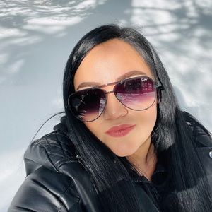 Meet your Posher, Karol